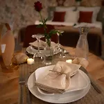 Aux Amoureux , Romantique Et Hébergement de vacances