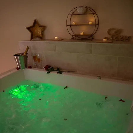 Aux Amoureux , Romantique Et Le Barcares